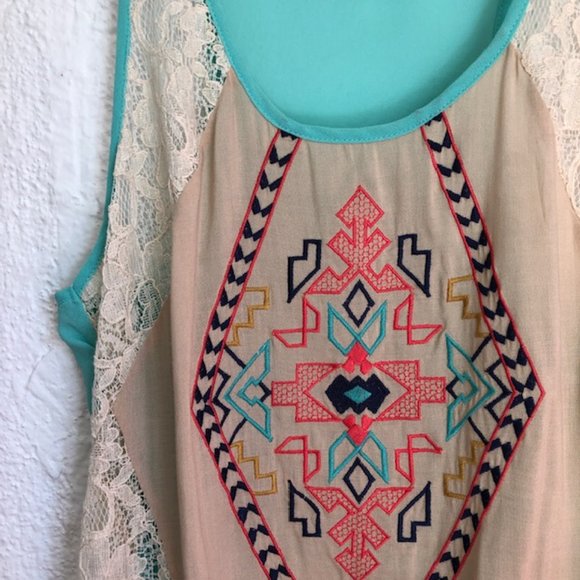 Flying Tomato Boho Hi-Lo Tank with Lace Detail - Picture 3 of 6